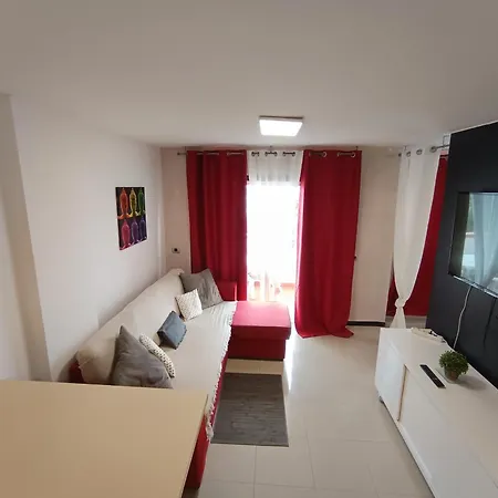 Casa Saura -playa De Americas * Арона