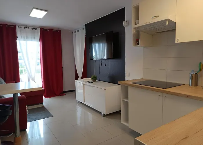 Casa Saura -playa De Americas *